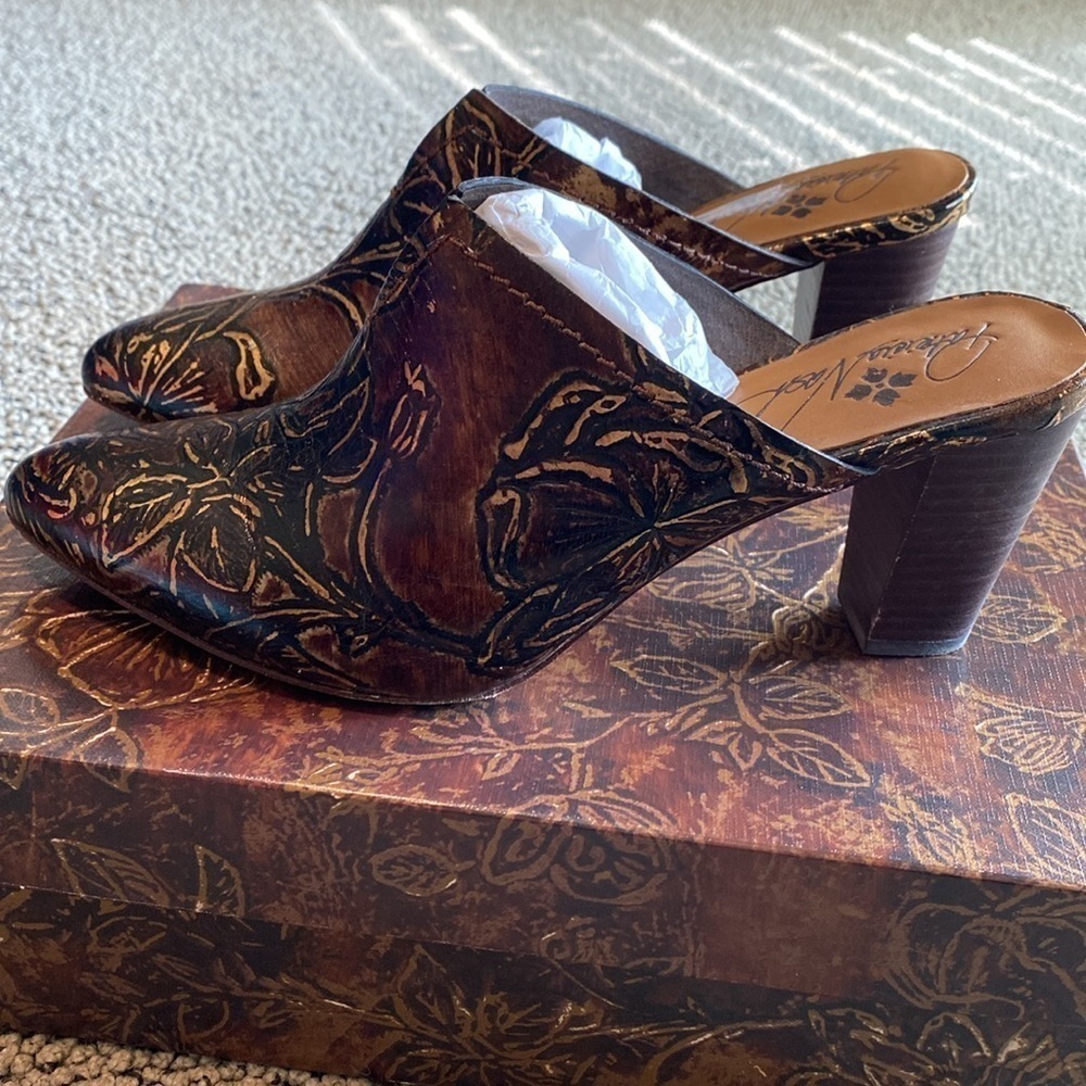 Patricia Nash Ruffina Heeled Mules Size 8.5 in EUC - Picture 2 of 11